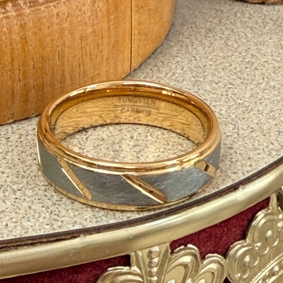 NEW 8MM GRAY YELLOW GOLD NOTCHED ETERNITY TUNGSTEN WEDDING BAND - Picture 10 of 16